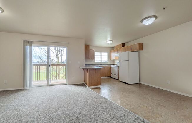 2 beds, 2 baths, 994 sqft, $1,575, Unit E302
