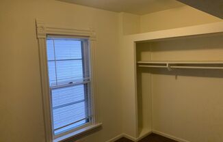 2 beds, 1 bath, $1,795, Unit 524-2