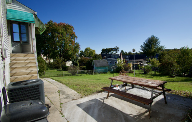 1241 LOCUST AVE