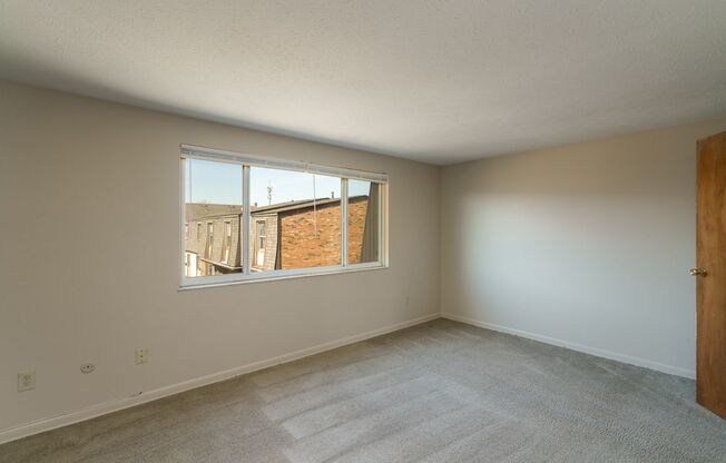 2 beds, 1.5 baths, $1,350, Unit 411 E Buttles Ave Apt. K