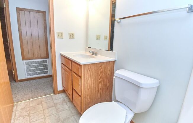 2 beds, 1 bath, 750 sqft, $975, Unit 1217-07