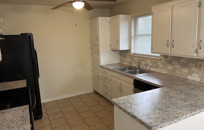 3 beds, 2 baths, $1,500