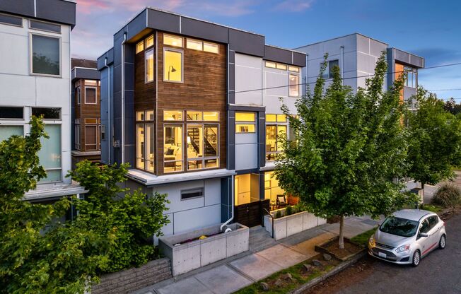 223 NW 87 ST