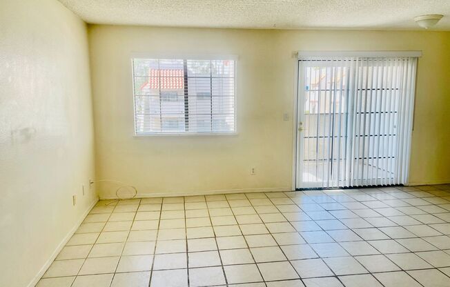 2 bd, 2 bth Condo Ideal Summerlin location