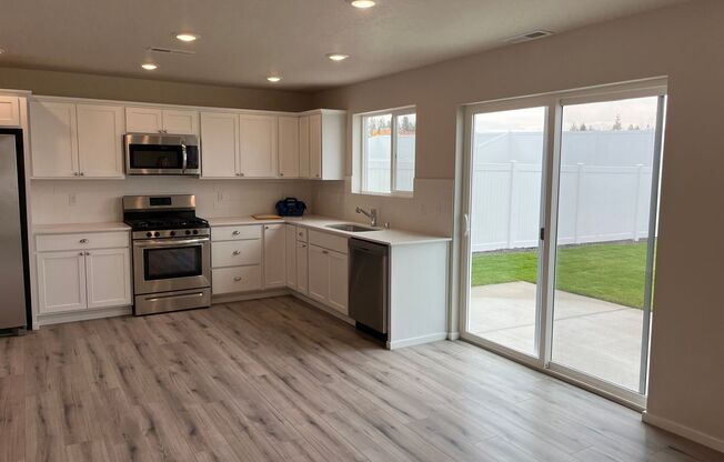 New 2 Story Woodridge 4 Bedroom 2 1/2 Bath Home