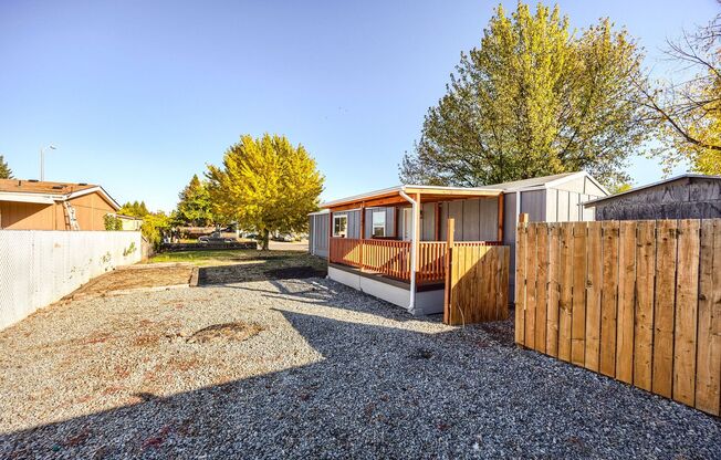 Cozy Home and Beautiful Spacious Yard