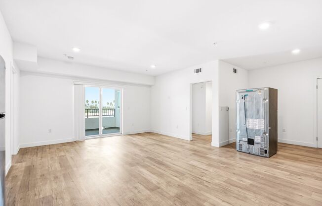 2 beds, 2 baths, 1,037 sqft, $2,950, Unit 407