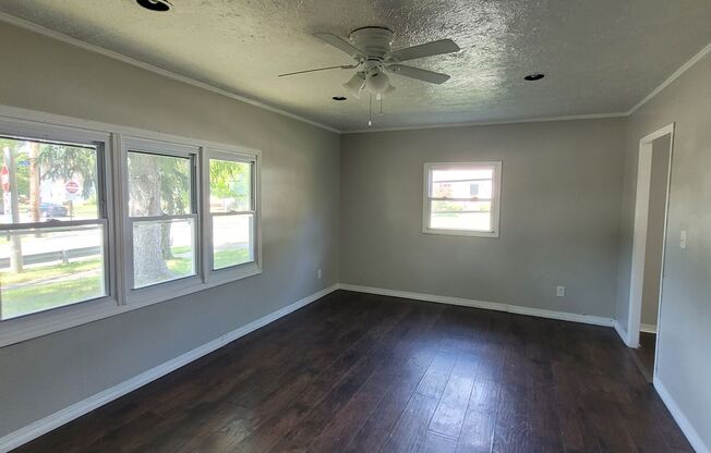 3 beds, 1 bath, $1,350