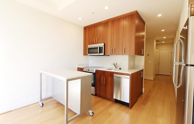 1 bed, 1 bath, $2,500, Unit 417