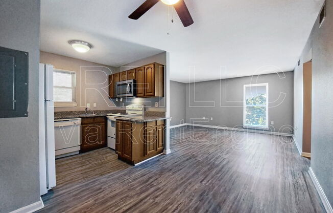 2101 Cardinal Woods Dr