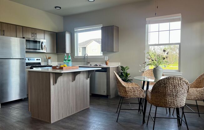 Eagle Pointe Apartments- Resort-Style Living in Albany