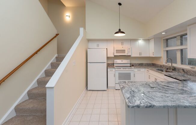 2 beds, 2 baths, 1,087 sqft, $2,695, Unit 7J