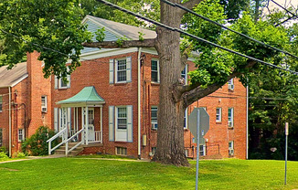 8401 Greenwood Avenue D&amp;G GROUP LLC