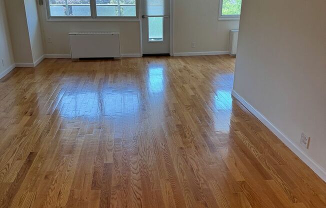 2 beds, 2 baths, 1,080 sqft, $2,325, Unit 5U