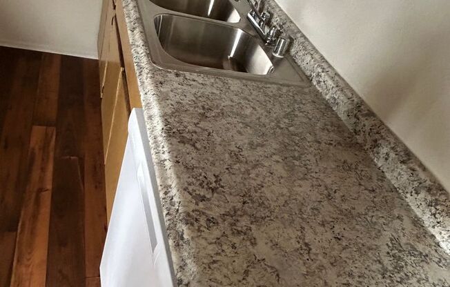 2 beds, 2 baths, 900 sqft, $2,200, Unit 73