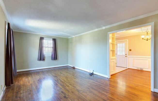 Charming and hard to find 5 bedroom home in Madison Park!