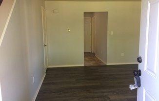 2 beds, 1.5 baths, 900 sqft, $1,650, Unit 6