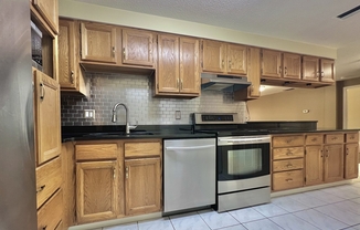 2 beds, 2 baths, 1,270 sqft, $2,900, Unit 412