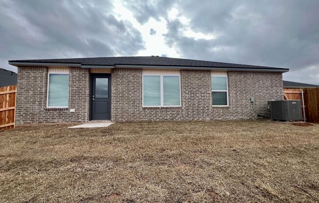 4 beds, 2 baths, $1,895