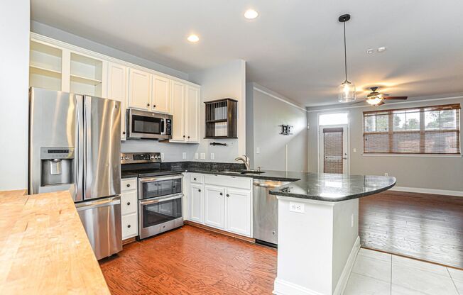 536 Oakland Ave #11