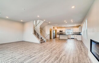 8104 CARPENTER CRK AVE