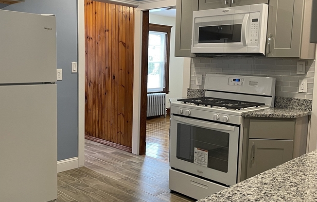 23 LOTHROP AVE
