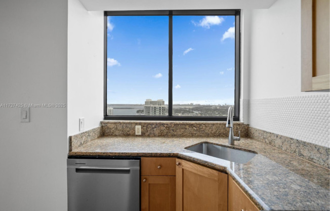 2 beds, 2 baths, 1,262 sqft, $6,500, Unit LPH 01 - 3501