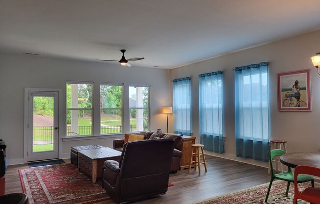 Spacious 3 bedroom in Mayes Hall Community