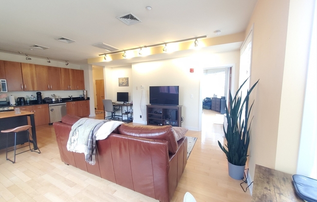 24 Bay State Rd Unit 5