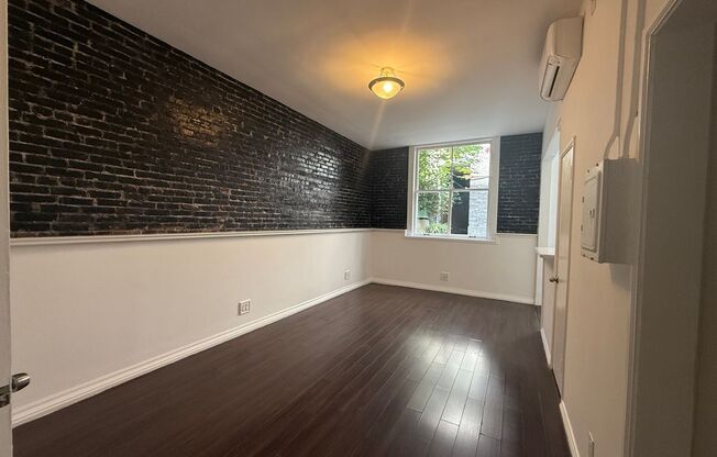 Studio, 1 bath, 400 sqft, $1,450, Unit I105