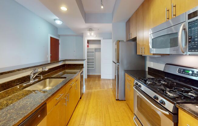 Chinatown 1,000 Square Foot PLUS W/Private Balcony, Fitness Center & More!