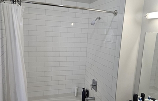 Studio, 1 bath, 620 sqft, $2,675, Unit 202