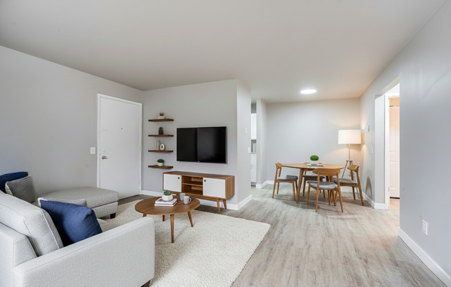 1 bed, 1 bath, 665 sqft, $1,099, Unit 4625-04