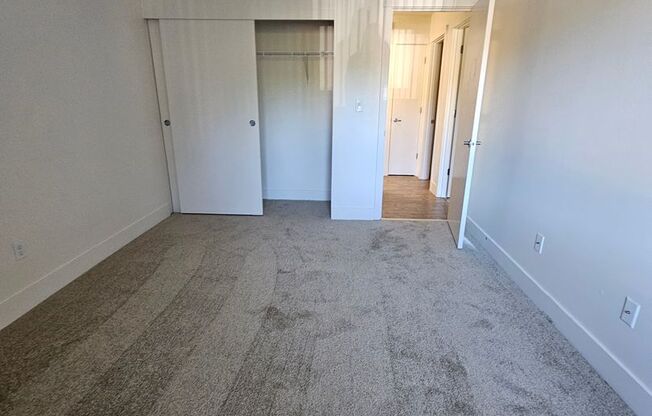 2 beds, 1 bath, 915 sqft, $1,495, Unit 40