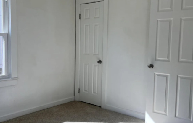 2 beds, 1 bath, $1,195