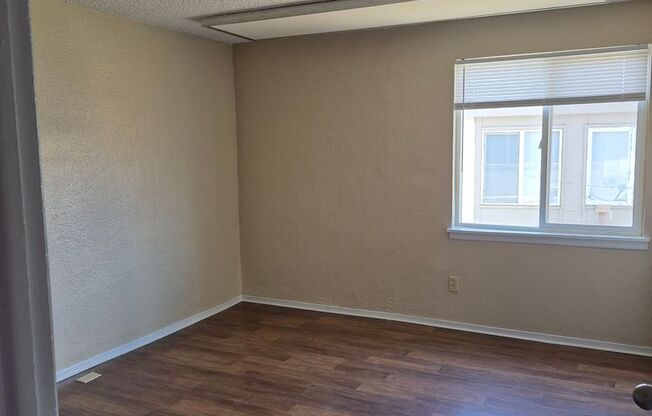 2 beds, 1 bath, 792 sqft, $1,000, Unit #3