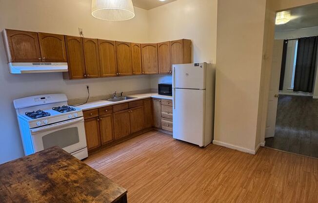 2304 Ruskin Ave – Updated 4 Bedroom, 2 Bath Townhome in Parkview-Woodbrook
