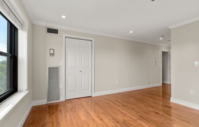 2 beds, 2 baths, 1,285 sqft, $5,750, Unit 5G