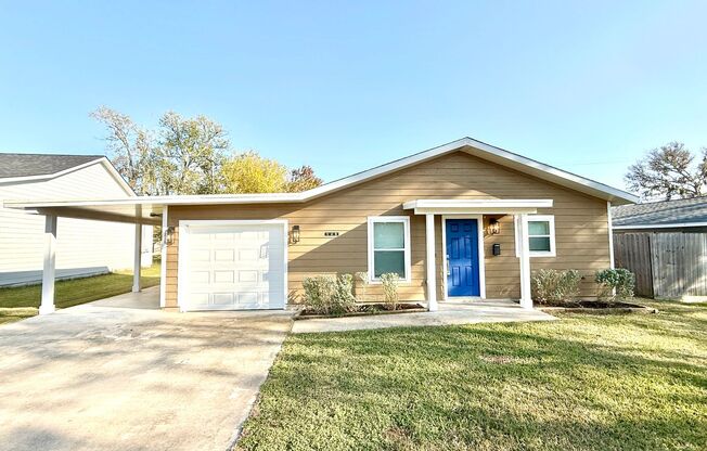 Charming Recent Construction 3/2/1 Home Near Downtown Lake Jackson !