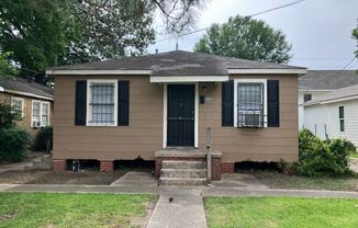 2 Bedroom Cottage close to LSU and Downtown $850/month