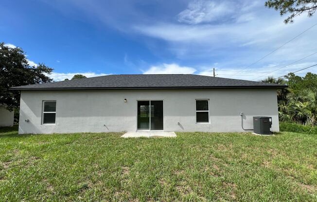 Adorable 3 Bedroom, 2 Bathroom Home in Palm Bay!!