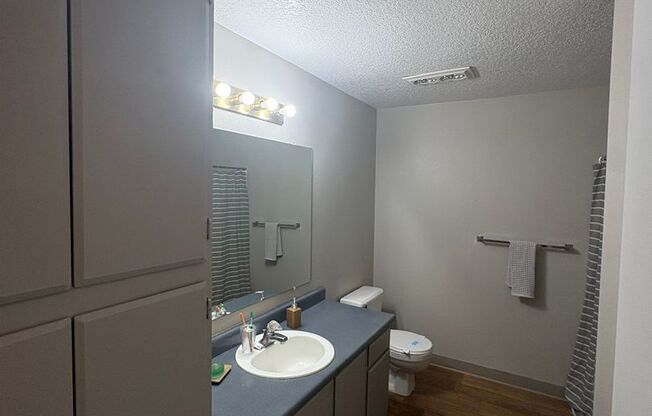 2 beds, 2 baths, 1,070 sqft, $1,445, Unit 10-204