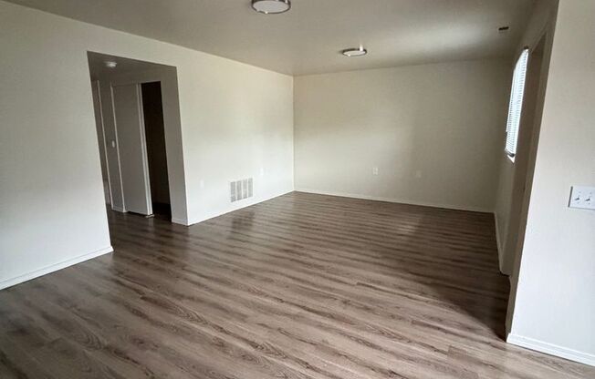 2 beds, 1 bath, 842 sqft, $1,444, Unit 28-B06 Davis 2 BD
