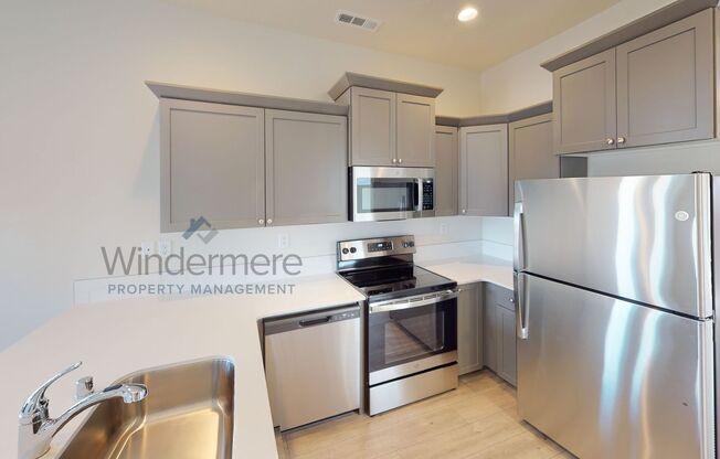 2 beds, 1 bath, 600 sqft, $1,495, Unit 307 People's