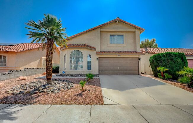 Furnished 4 bedroom home in the Lakes!