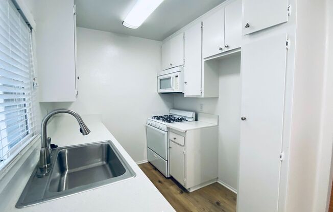 1 bed, 1 bath, $1,745, Unit 045#49