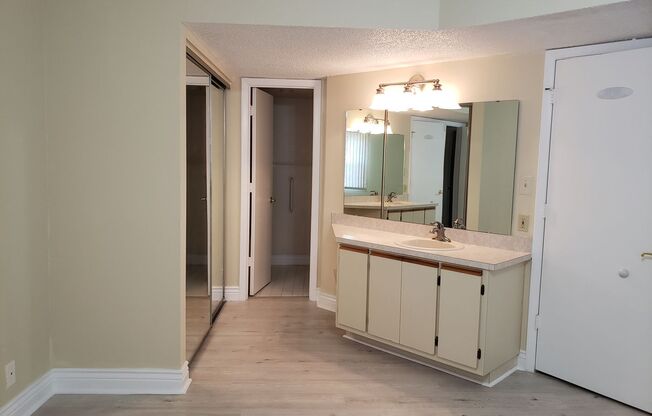 2 beds, 2 baths, $1,500, Unit # #OO 103