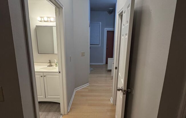 1 bed, 1 bath, $925, Unit 1726-01