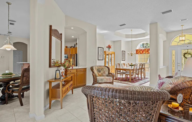 184 CACIQUE DR