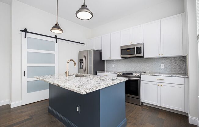 1 bed, 1 bath, 605 sqft, $1,390, Unit 405